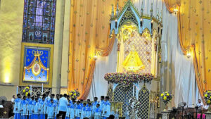 The Virgin being serenaded by the Tiples de Santo Domingo. —PHOTOS BY CARLOS INIGO T. ROXAS