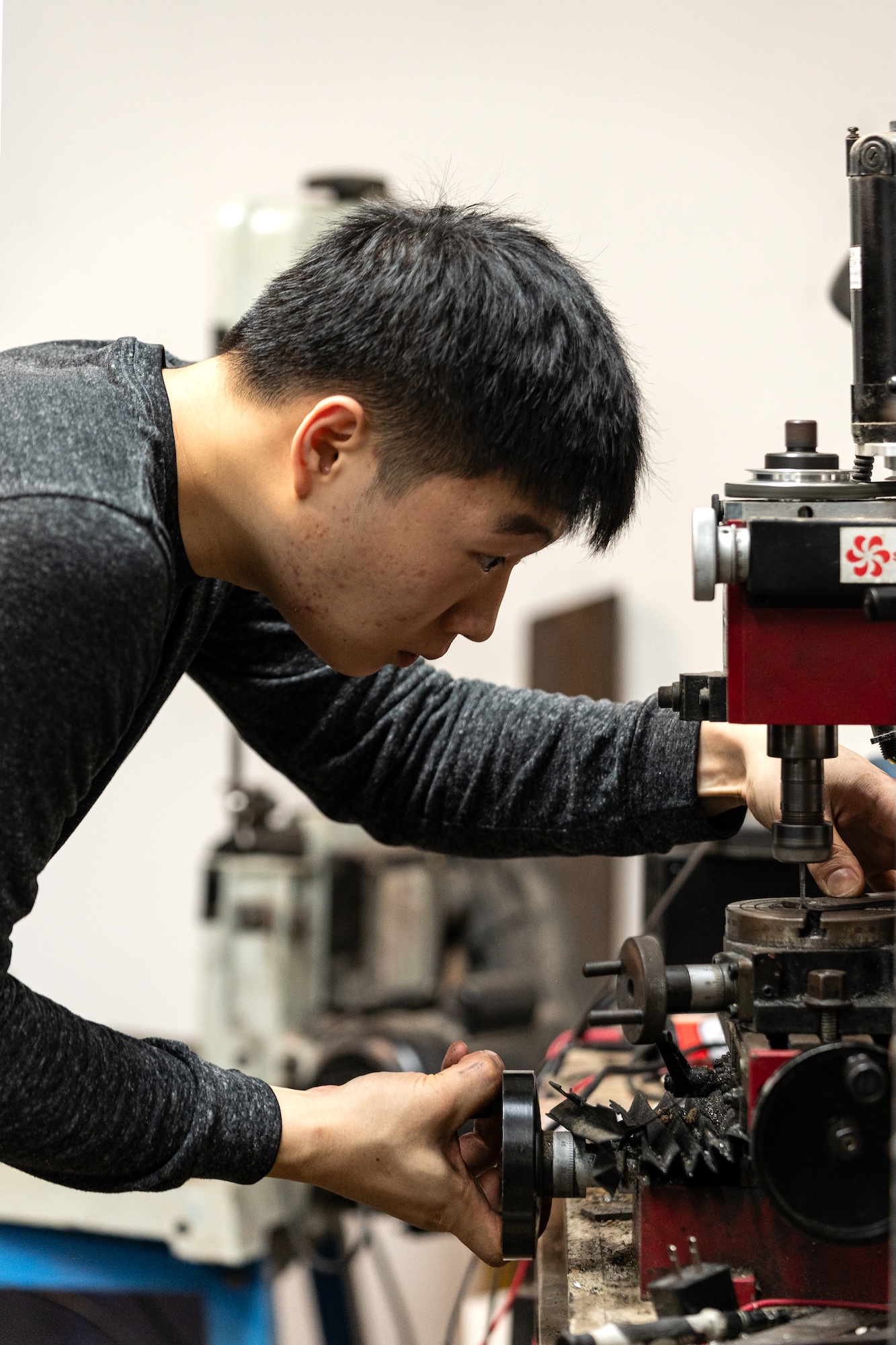 Sean Alonzo at his 3 axis mini mill station