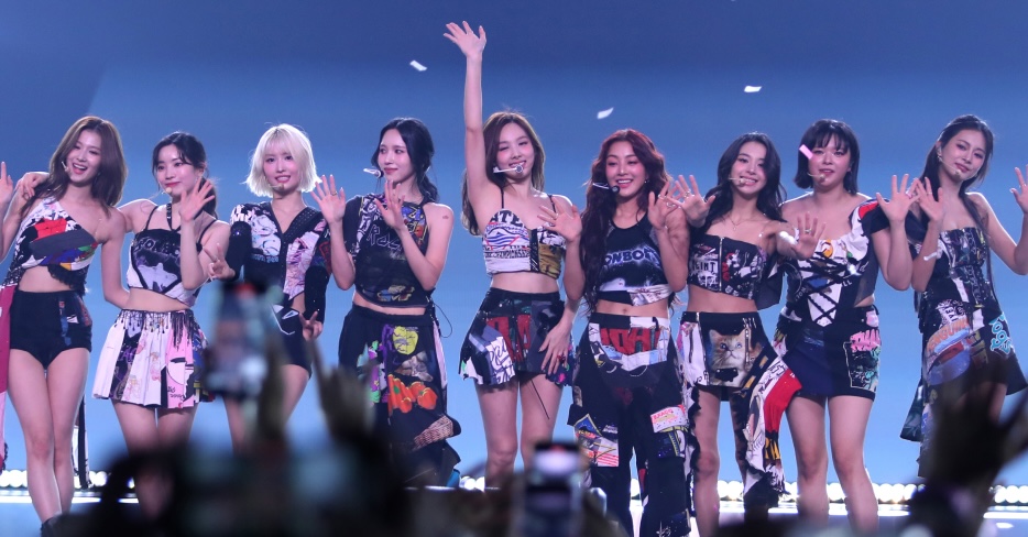 Twice makes history as the first K-pop artist on Amazon Music Live