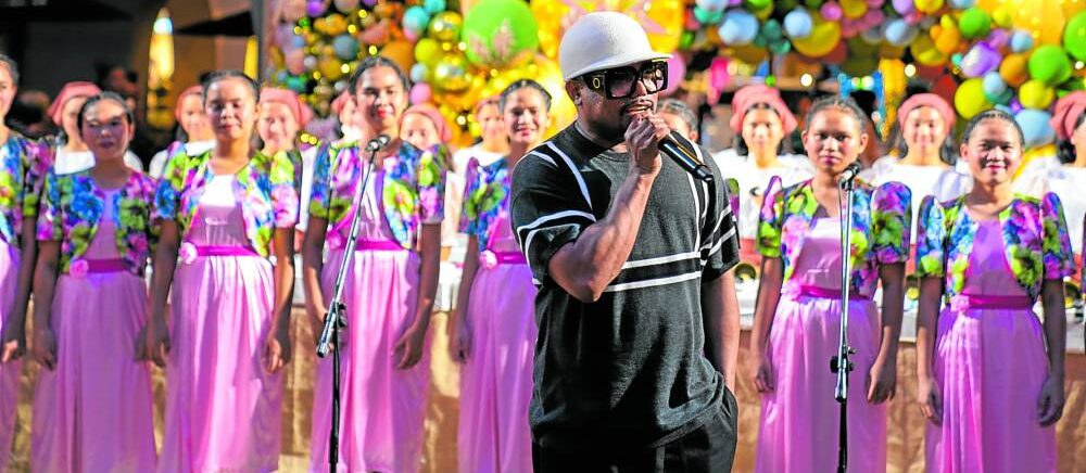 Apl.de.Ap’s gift: Christmas song to benefit Filipino youth