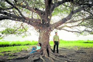 Dennis Trillo and Ruru Madrid under the “Tree of Hope” —CONTRIBUTED PHOTOS