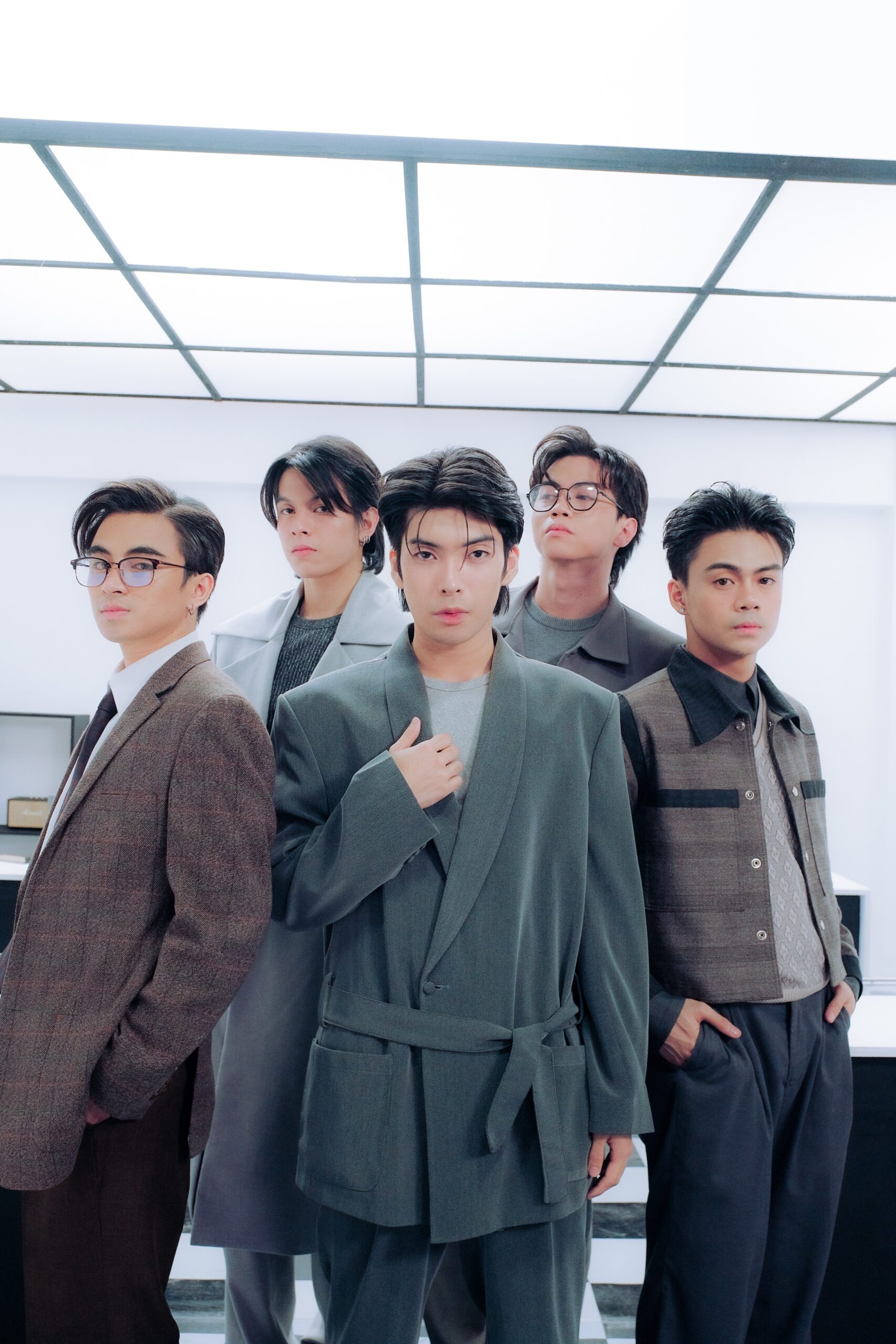 Wrive: Russu, Mathew, Ishiro, Drei, Asi