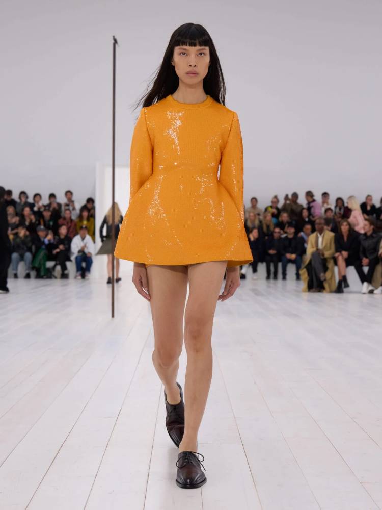loewe ss25 runway