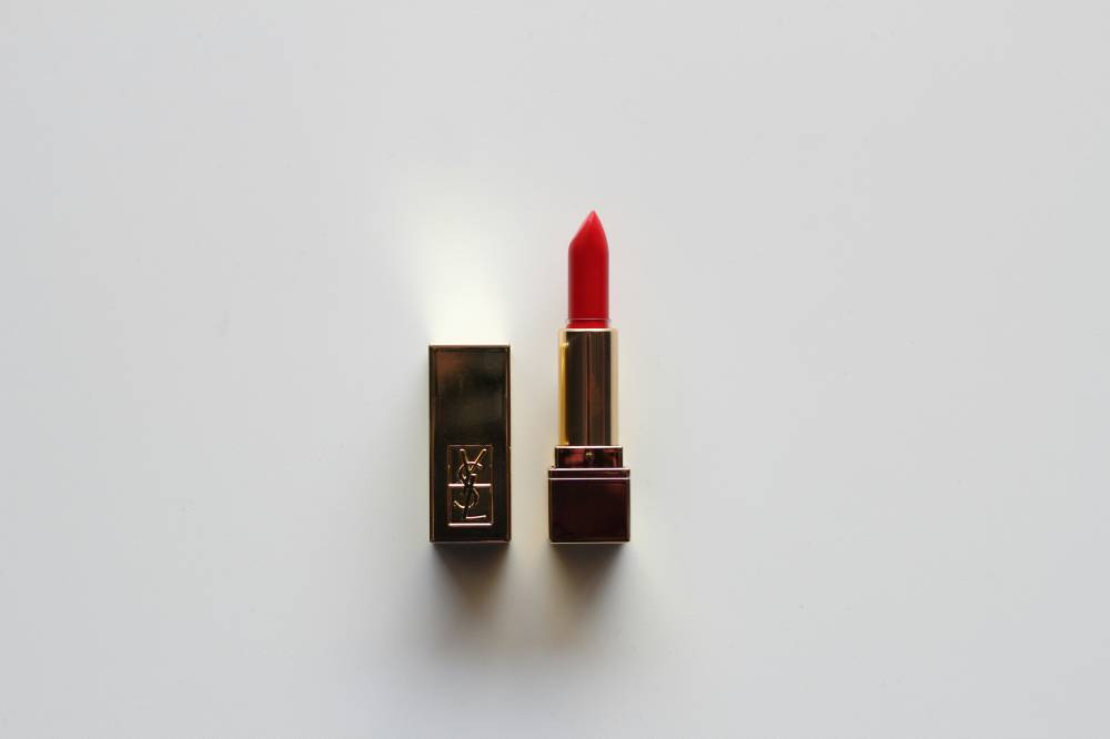 red lipstick