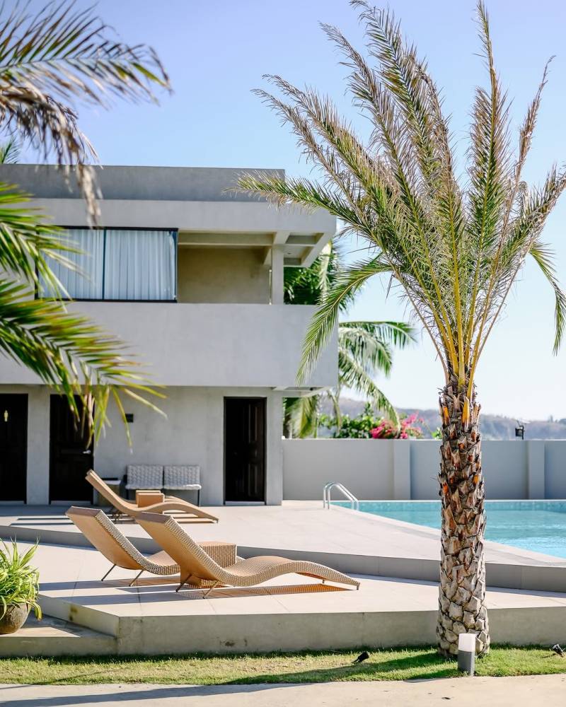 Tana Beach Villas