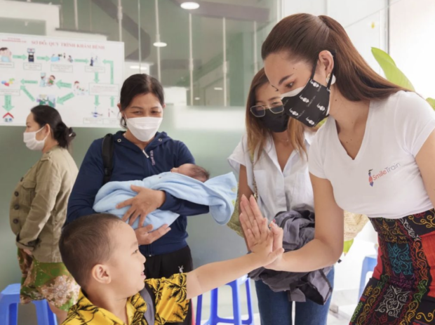 Catriona Gray goes to Vietnam, helps put smiles on the faces of kids born with cleft